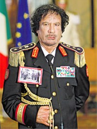 קדאפי בפוזת נפוליאון